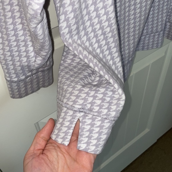 Croft & Barrow® Shawl Collar 1/4-Zip Jacquard Sweatshirt- Hounds tooth pattern - Picture 7 of 9